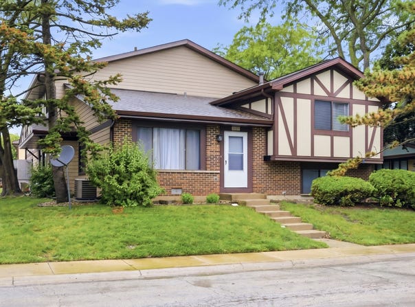 1446 Sutter Drive, Hanover Park, IL 60133