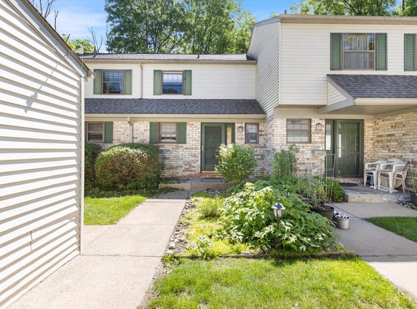3819 Greenleaf Circle, Kalamazoo, MI 49008
