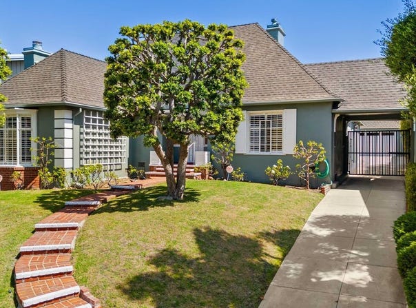 2752 Club Dr, Los Angeles, CA 90064