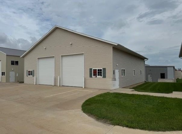 1154 Capital Drive SW, Cedar Rapids, IA 52404