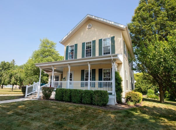 304 N Washington Street, Bourbon, IN 46504-1547