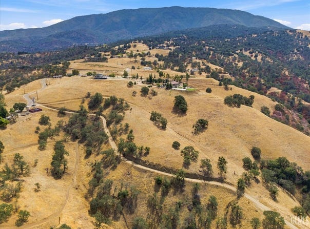 30412 Hart Oaks Drive, Keene, CA 93531
