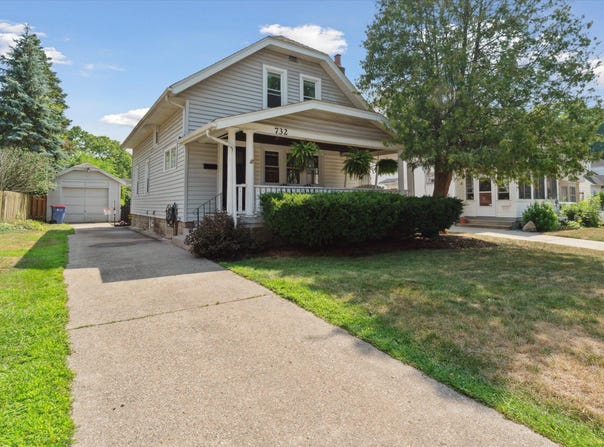 732 Ottillia Street SE, Grand Rapids, MI 49507