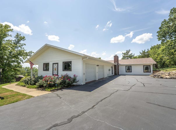 29 Trail Ridge Drive, Kimberling City, MO 65686