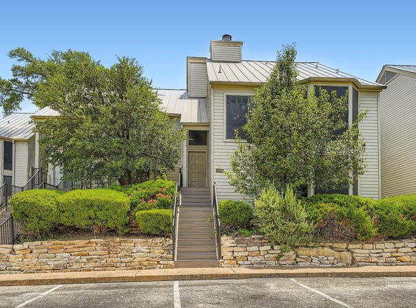 204 World Of Tennis SQ, Lakeway, TX 78738