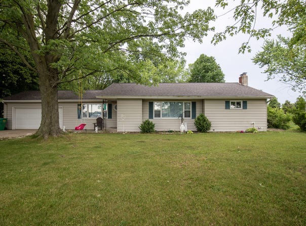 215 US Highway 131, White Pigeon, MI 49099