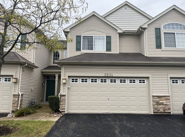 2254 Gallant Fox Circle, Montgomery, IL 60538