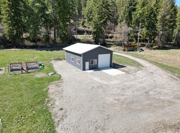 2550B BURGESS RD, ADDY, WA 99101