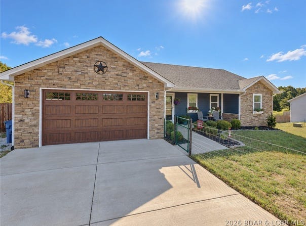 1838 State Rd V, Linn Creek, MO 65052