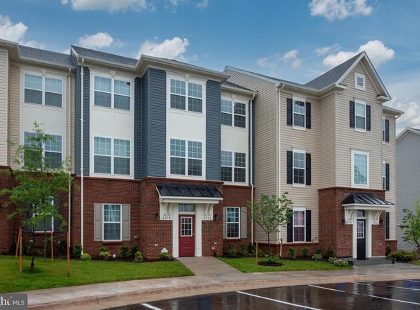 8275 KNIGHT STATION WAY, MANASSAS, VA 20110