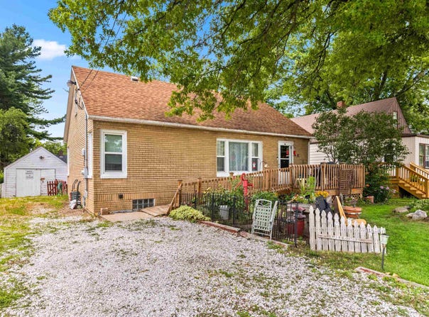 317 N HIGHLAND Street, Creve Coeur, IL 61610