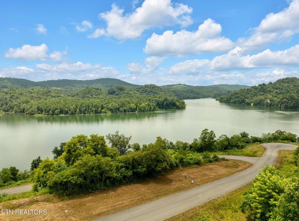 Lot 32 Windward Blvd, New Tazewell, TN 37825