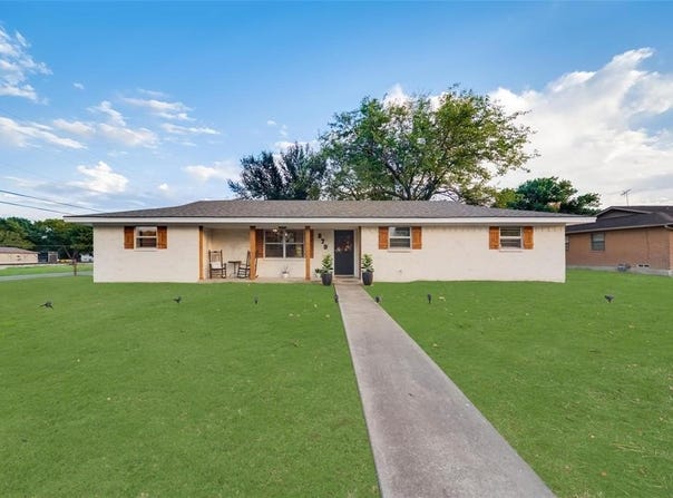 279 Kincaid Street, Van Alstyne, TX 75495