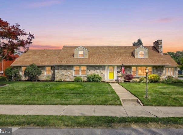 1001 BROADWAY, HANOVER, PA 17331