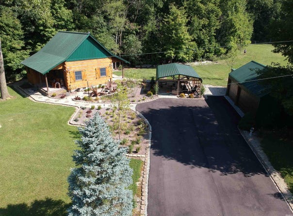 3277 SE Indian Trail Lake Road, Farmland, IN 47340-9075