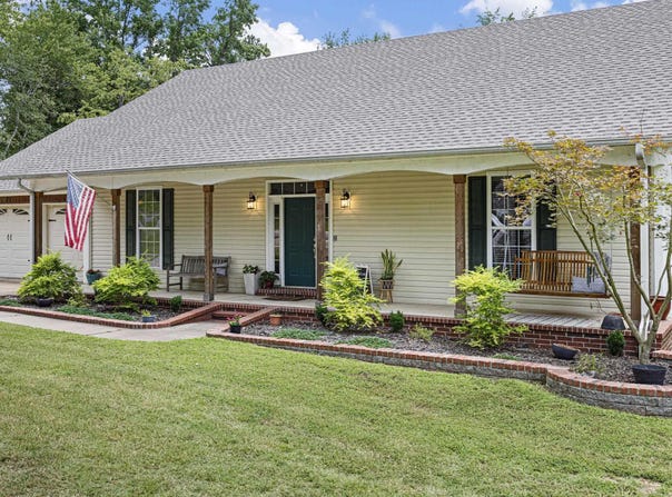 940 Golden Pond Drive, Russellville, AR 72802