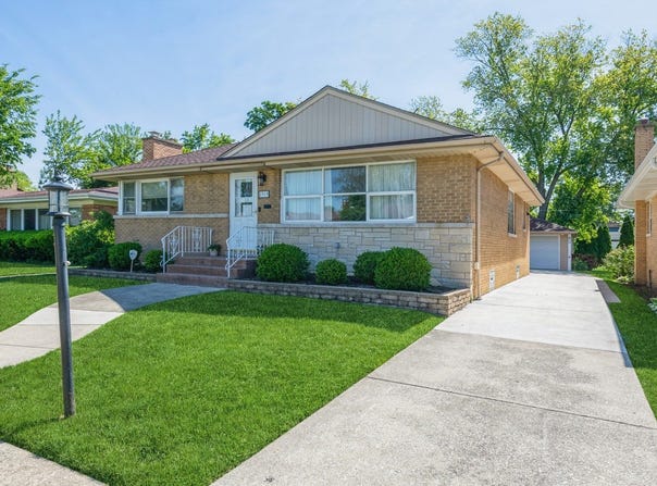 1919 Sunnyside Avenue, Westchester, IL 60154