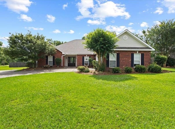29 Wilshire Blvd, Laurel, MS 39443