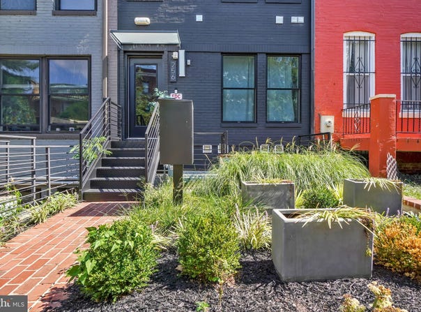 256 15TH STREET SE, WASHINGTON, DC 20003