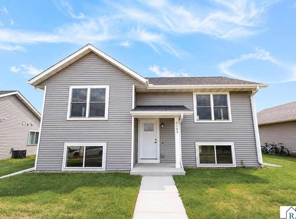 2105 Lunden Street, St. Peter, MN 56082