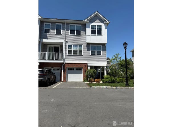 307 Dickson Court, Highland Park, NJ 08904