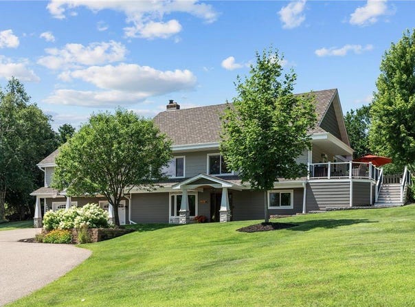 7300 Prairie View Drive, Eden Prairie, MN 55346