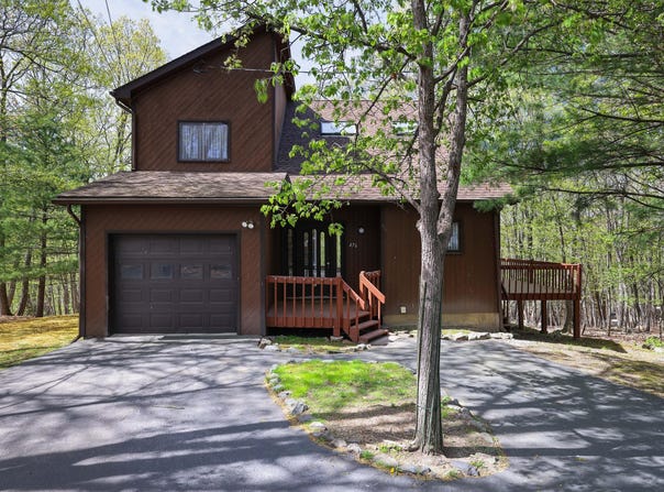 476 Hyland Drive, East Stroudsburg, PA 18301