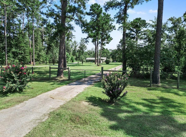 8372 NW River Road, Bristol, FL 32321