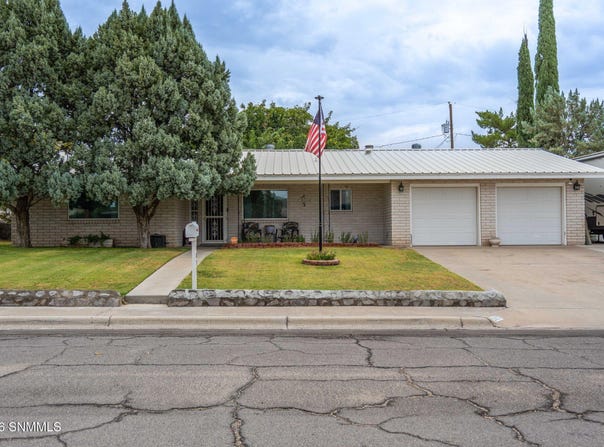 1837 Fairway Circle, Las Cruces, NM 88011
