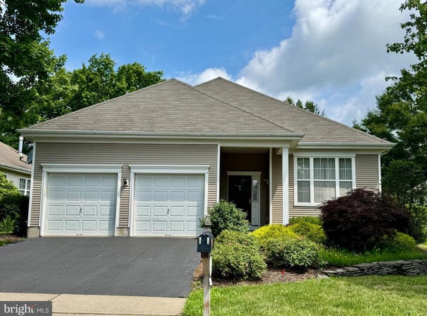 11 STANFORD ROAD E, PENNINGTON, NJ 08534