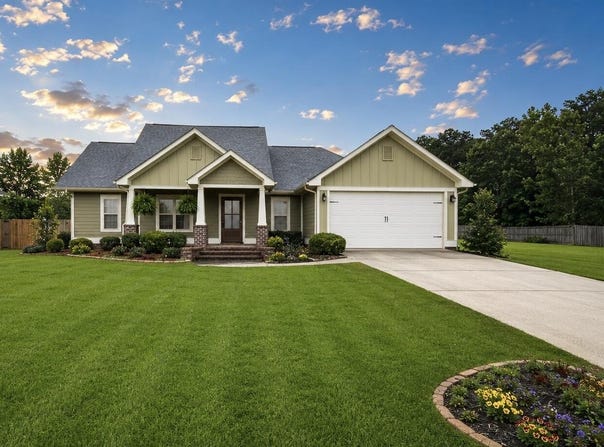 27 W Sycamore, Sumrall, MS 39482