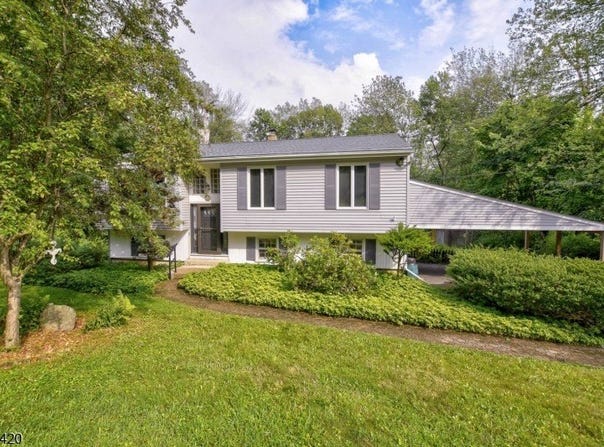 13 Chickadee Rd, Mount Olive Twp., NJ 07828-2601