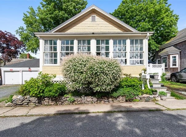 4 Findlay Place, Newport, RI 02840