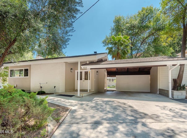 4230 Canoga Avenue, Woodland Hills, CA 91364