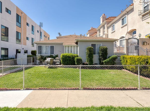 1739 Armacost Ave, Los Angeles, CA 90025