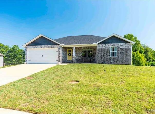 2738 Cortland Drive, Jackson, MO 63755