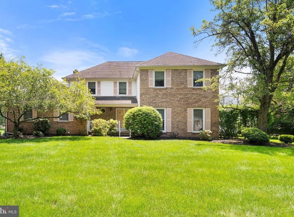 28 AMHERST WAY, WEST WINDSOR, NJ 08550
