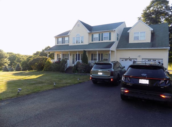8 Cedardale Loop, Wappingers Falls, NY 12590
