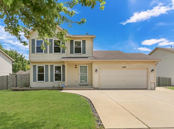 1999 N Amber Prairie Way, Lake Villa, IL 60046