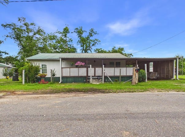 144-154 Cherry Ave., Pearson, GA 31642