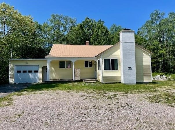 27 W Milan Road, Berlin, NH 03570