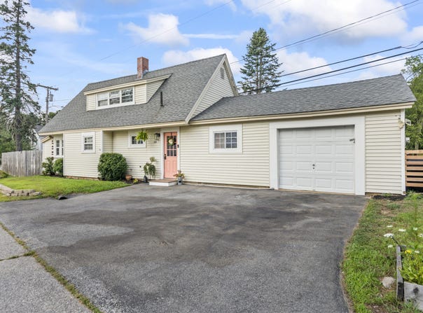 64 Bridge Street, Berwick, ME 03901