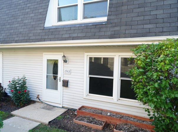 1943 Hancock Drive, Hoffman Estates, IL 60169