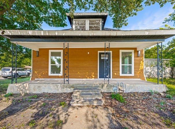 404 S Pearl Street, Trenton, TX 75490