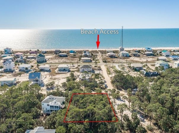 701 E Pine Ave, St. George Island, FL 32328