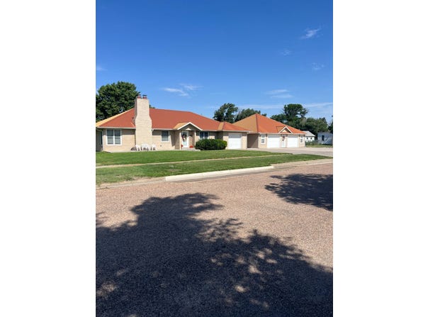 135 S. 3rd Street, Dighton, KS 67839