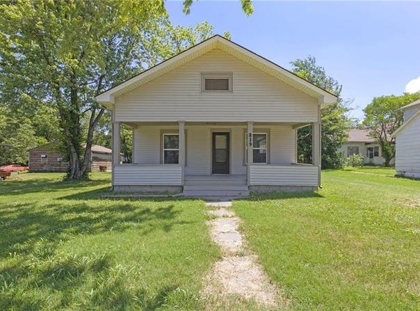 839 S Oak Street, Ottawa, KS 66067