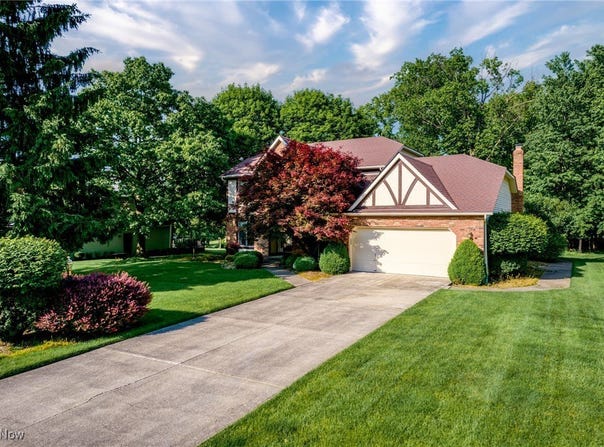5011 Buttonbush Lane, North Royalton, OH 44133