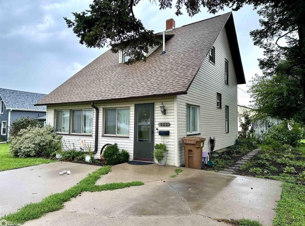521 Spring Street, Grinnell, IA 50112