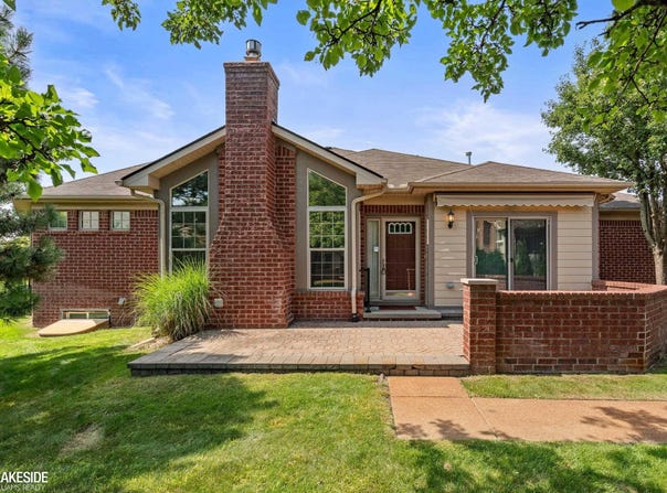 50030 Samuel, Utica, MI 48317